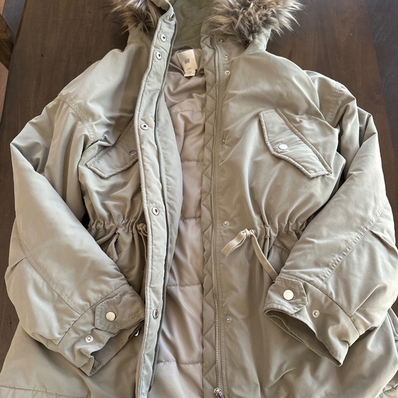 H&M Winter Coat Cozy Parka With Faux Fur Hood Pockets Sage Green Women's Sz M - Picture 6 of 11